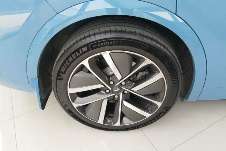 Used Li Auto L9 2022 Max model Right Rear Wheel Hub