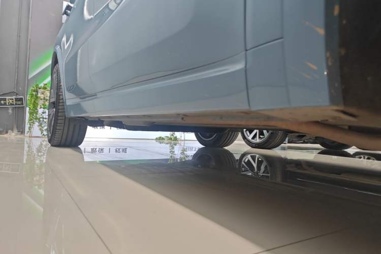 Used Li Auto L9 2022 Max model Right Side Sill