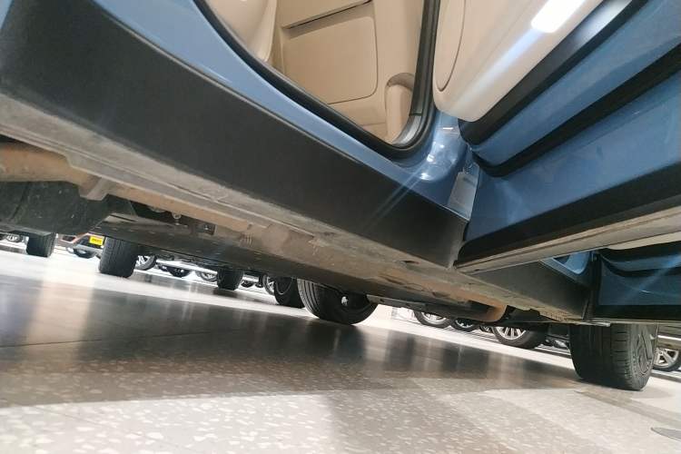 Used Li Auto L9 2022 Max model Right Side Sill