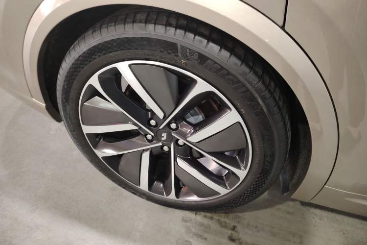 Used Li Auto L9 2022 Max model Exterior 8
