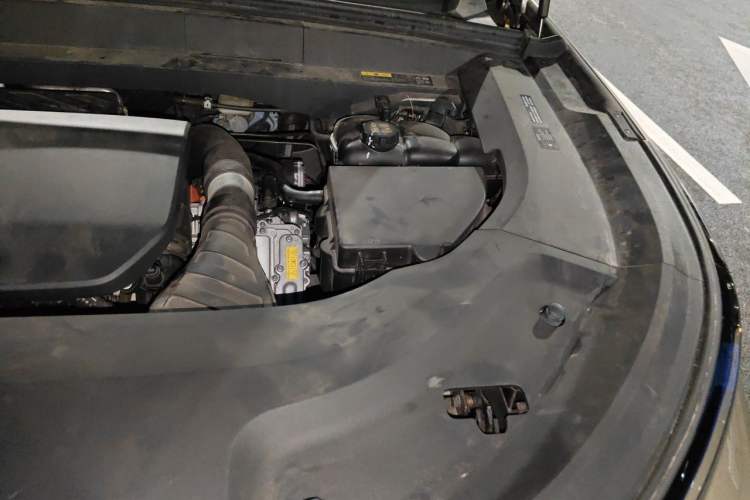 Used Li Auto L9 2022 Max model Engine Bay Left