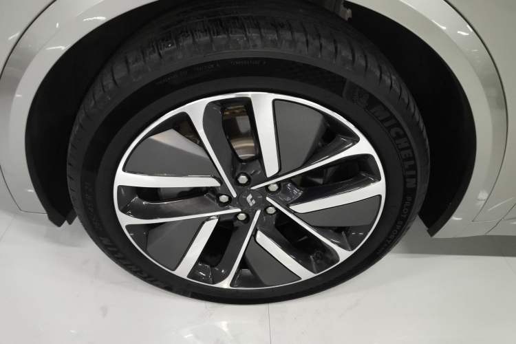 Used Li Auto L9 2022 Max model Exterior 2