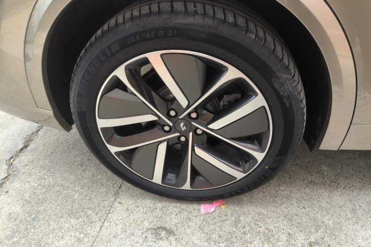 Used Li Auto L9 2022 Max model Exterior 2