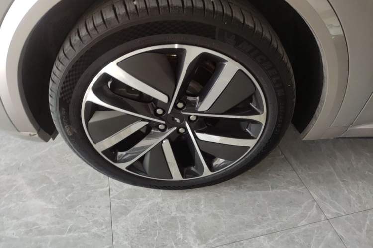 Used Li Auto L9 2022 Max model Exterior 4