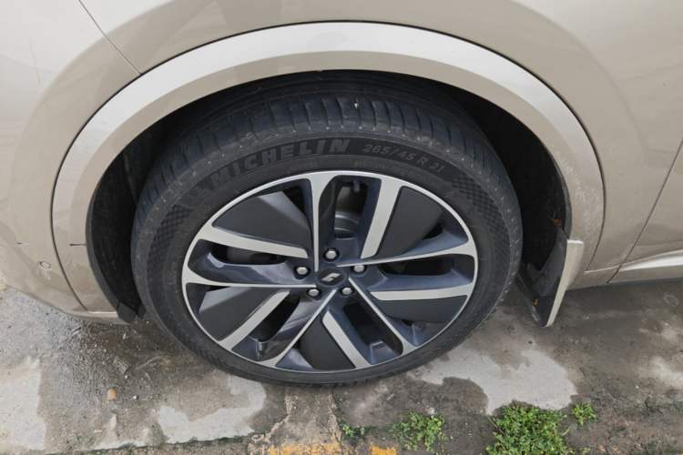 Used Li Auto L9 2022 Max model Exterior 4