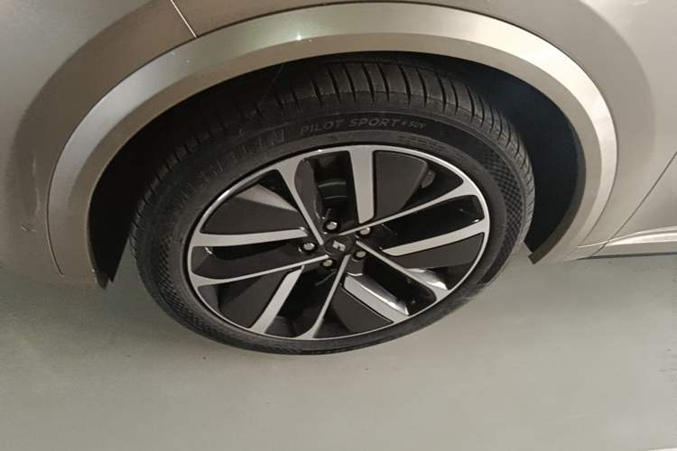 Used Li Auto L9 2022 Max model Exterior 4