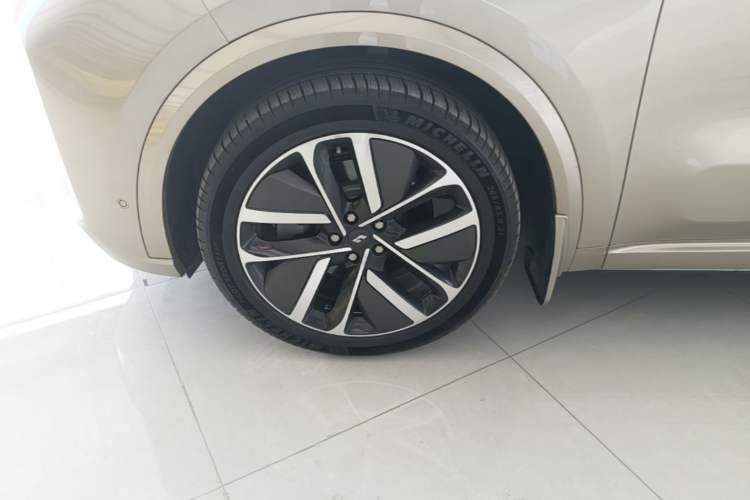 Used Li Auto L9 2022 Max model Exterior 4