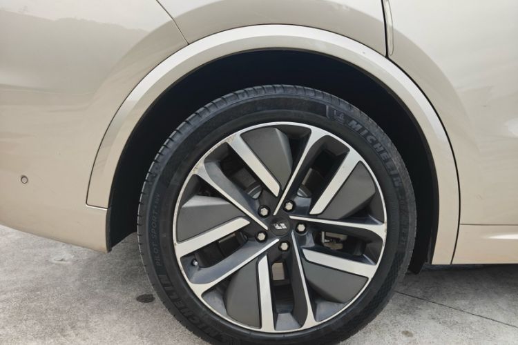 Used Li Auto L9 2022 Max model Exterior 6