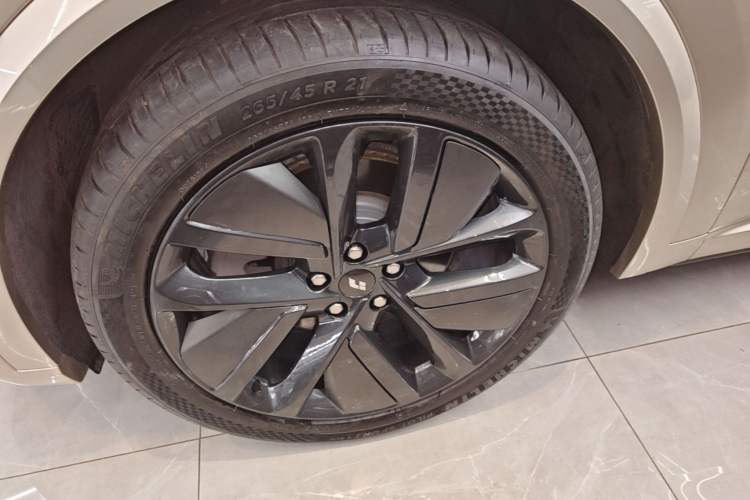 Used Li Auto L9 2022 Max model Left Front Wheel Hub