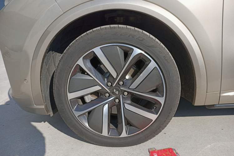 Used Li Auto L9 2022 Max model Left Front Wheel Hub