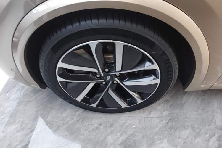 Used Li Auto L9 2022 Max model Left Front Wheel Hub