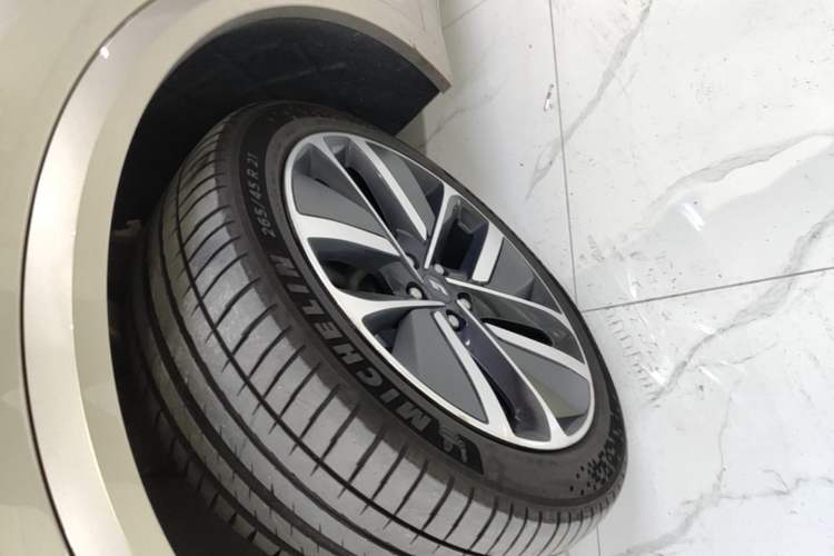 Used Li Auto L9 2022 Max model Left Front Wheel Hub