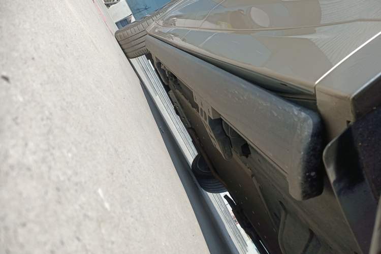 Used Li Auto L9 2022 Max model Left Side Sill