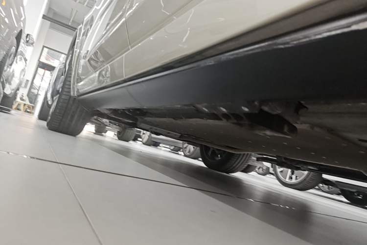 Used Li Auto L9 2022 Max model Left Side Sill
