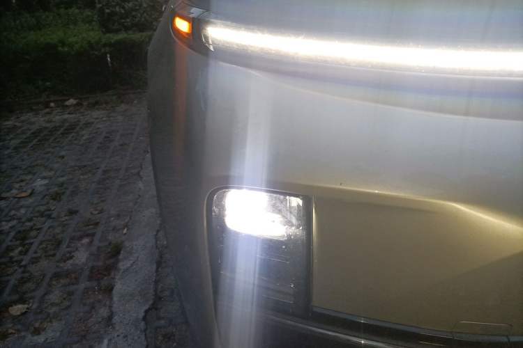 Used Li Auto L9 2022 Max model Right Front Headlight
