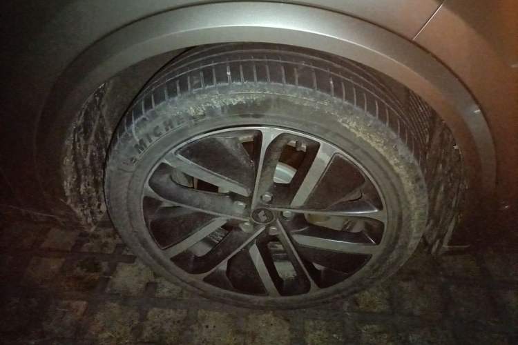 Used Li Auto L9 2022 Max model Right Front Wheel Hub