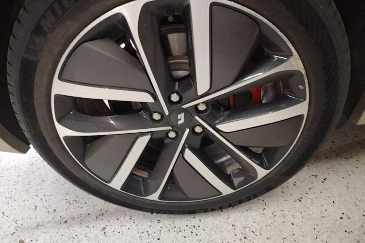 Used Li Auto L9 2022 Max model Right Rear Wheel Hub