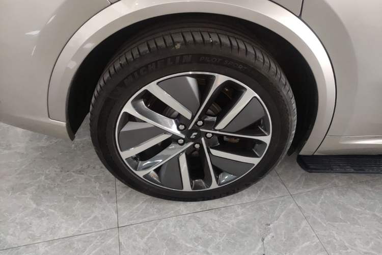 Used Li Auto L9 2022 Max model Right Rear Wheel Hub