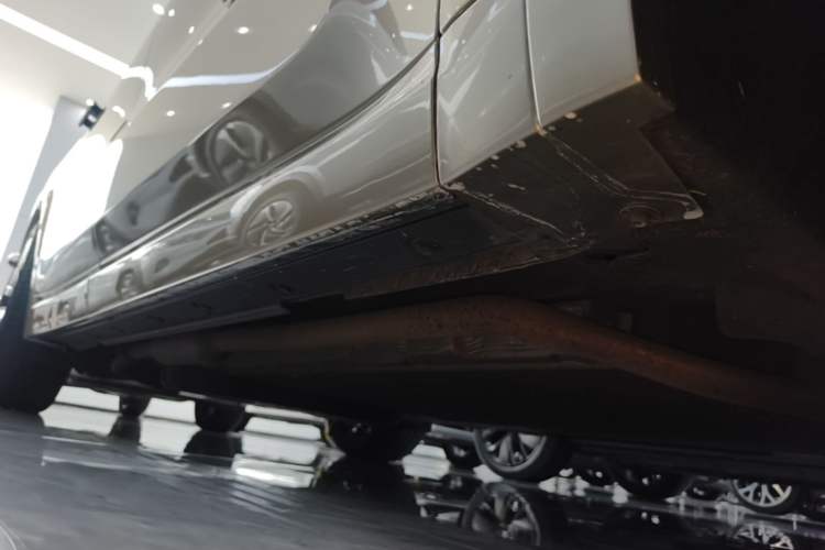 Used Li Auto L9 2022 Max model Right Side Sill