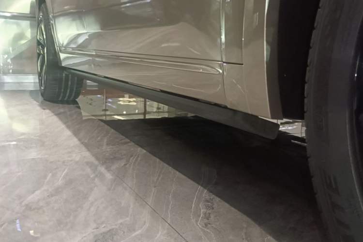 Used Li Auto L9 2022 Max model Right Side Sill