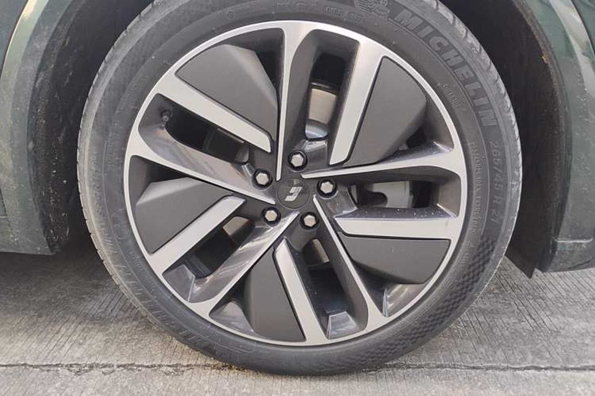 Used Li Auto L9 2022 Max model Right Front Wheel Hub
