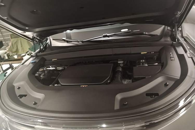 Used Li Auto L9 2022 Max model Engine Bay