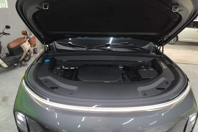 Used Li Auto L9 2022 Max model Engine Bay