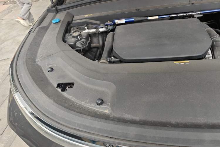 Used Li Auto L9 2022 Max model Engine Bay Right