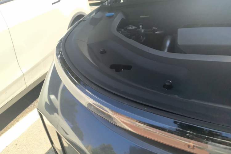 Used Li Auto L9 2022 Max model Engine Bay Right
