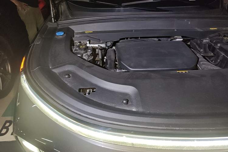 Used Li Auto L9 2022 Max model Engine Bay Right