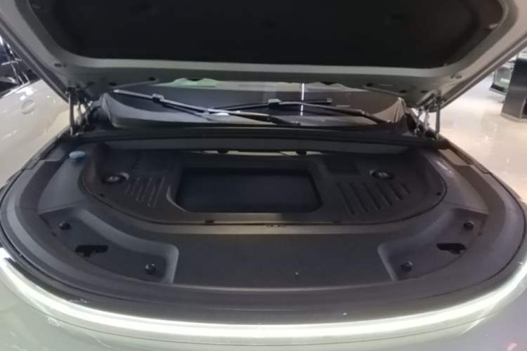 Used Li Auto L9 2022 Max model Engine Bay