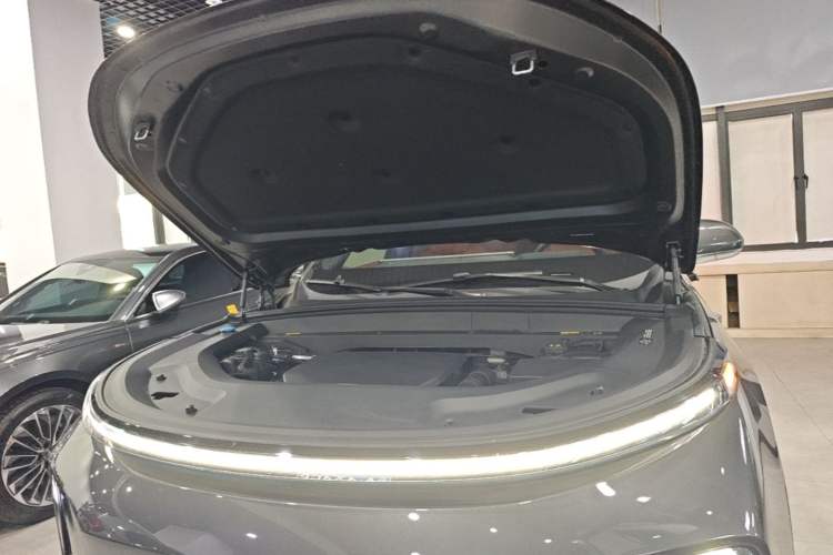 Used Li Auto L9 2022 Max model Engine Bay