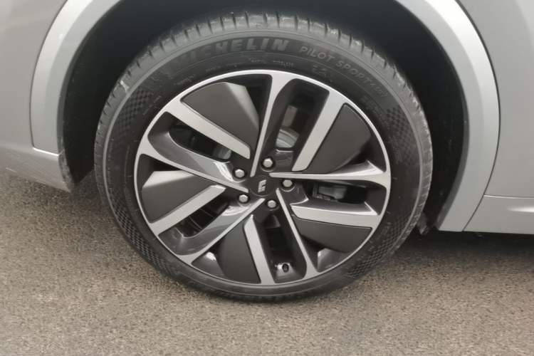 Used Li Auto L9 2022 Max model Exterior 3