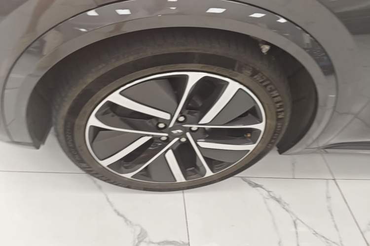 Used Li Auto L9 2022 Max model Exterior 4