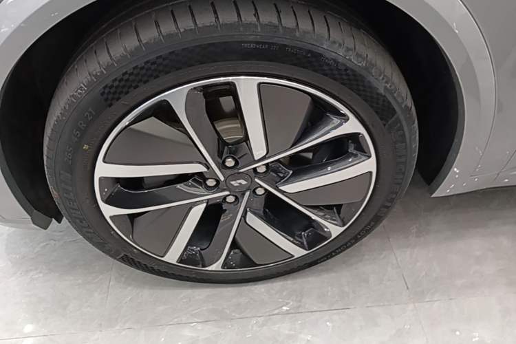 Used Li Auto L9 2022 Max model Exterior 4