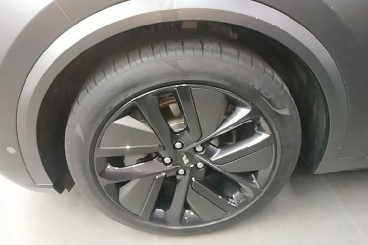 Used Li Auto L9 2022 Max model Exterior 4