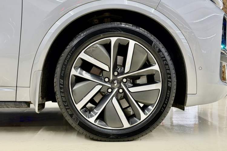 Used Li Auto L9 2022 Max model Exterior 4