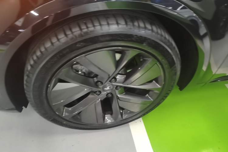 Used Li Auto L9 2022 Max model Exterior 4