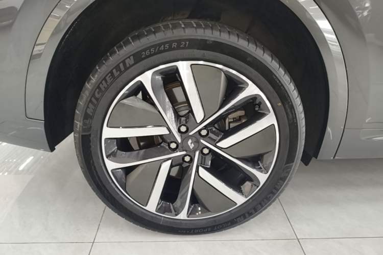 Used Li Auto L9 2022 Max model Exterior 5