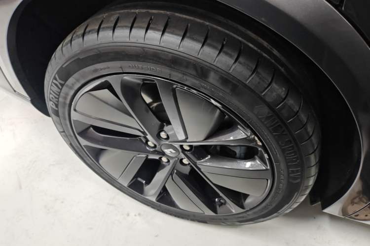 Used Li Auto L9 2022 Max model Exterior 5