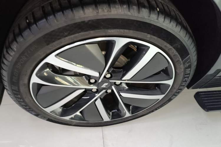 Used Li Auto L9 2022 Max model Exterior 5