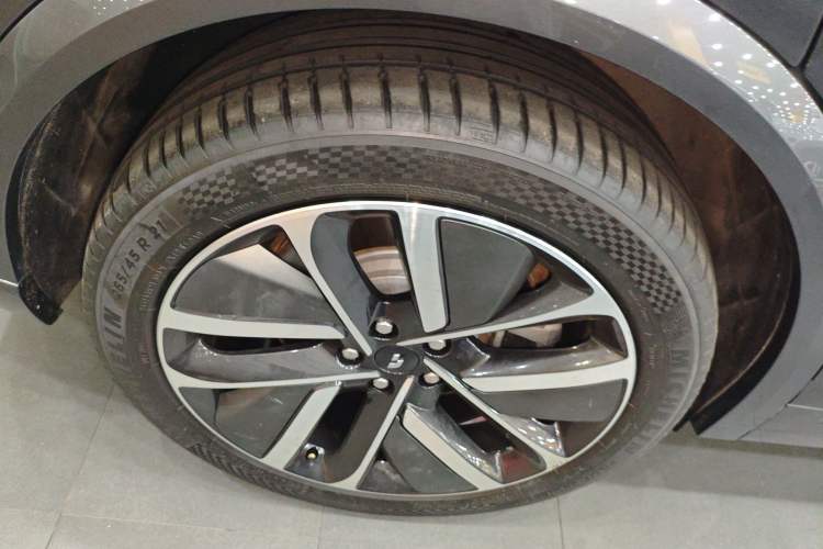 Used Li Auto L9 2022 Max model Exterior 5
