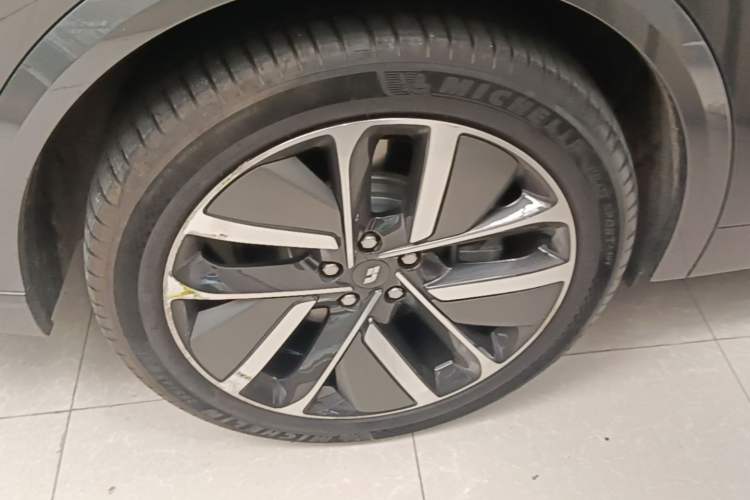 Used Li Auto L9 2022 Max model Exterior 5