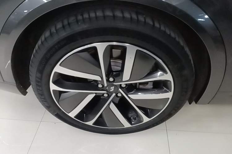 Used Li Auto L9 2022 Max model Exterior 5