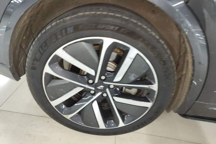 Used Li Auto L9 2022 Max model Exterior 5