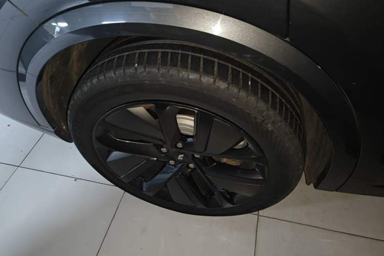 Used Li Auto L9 2022 Max model Exterior 5