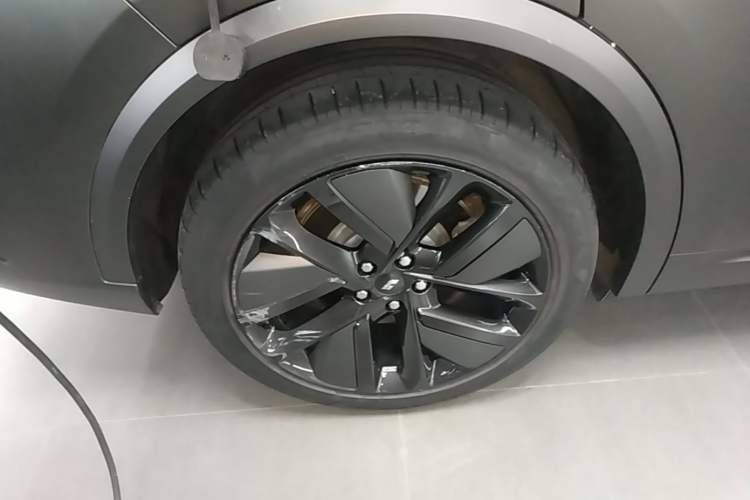 Used Li Auto L9 2022 Max model Exterior 5