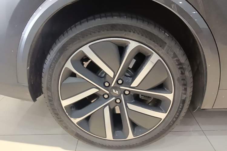 Used Li Auto L9 2022 Max model Exterior 5