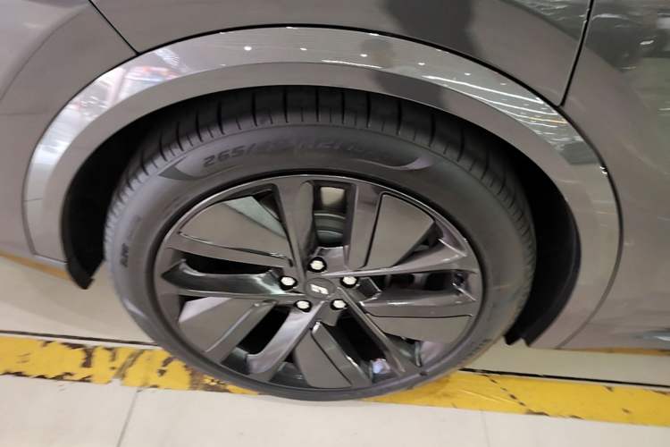 Used Li Auto L9 2022 Max model Exterior 5