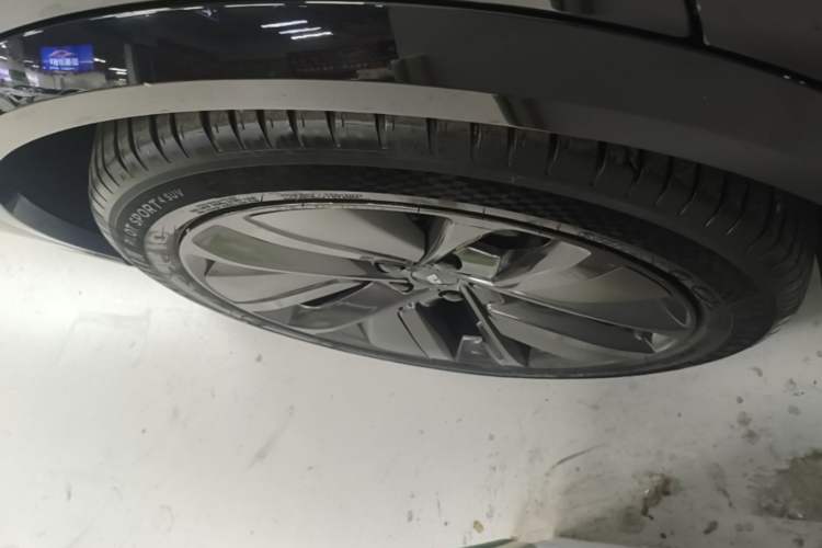 Used Li Auto L9 2022 Max model Exterior 5